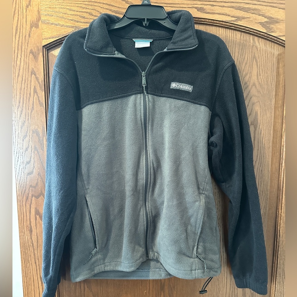 Men’s Columbia two tone fleece jacket black and gray